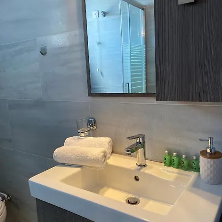 Golden Blue * כריסי אמודיה